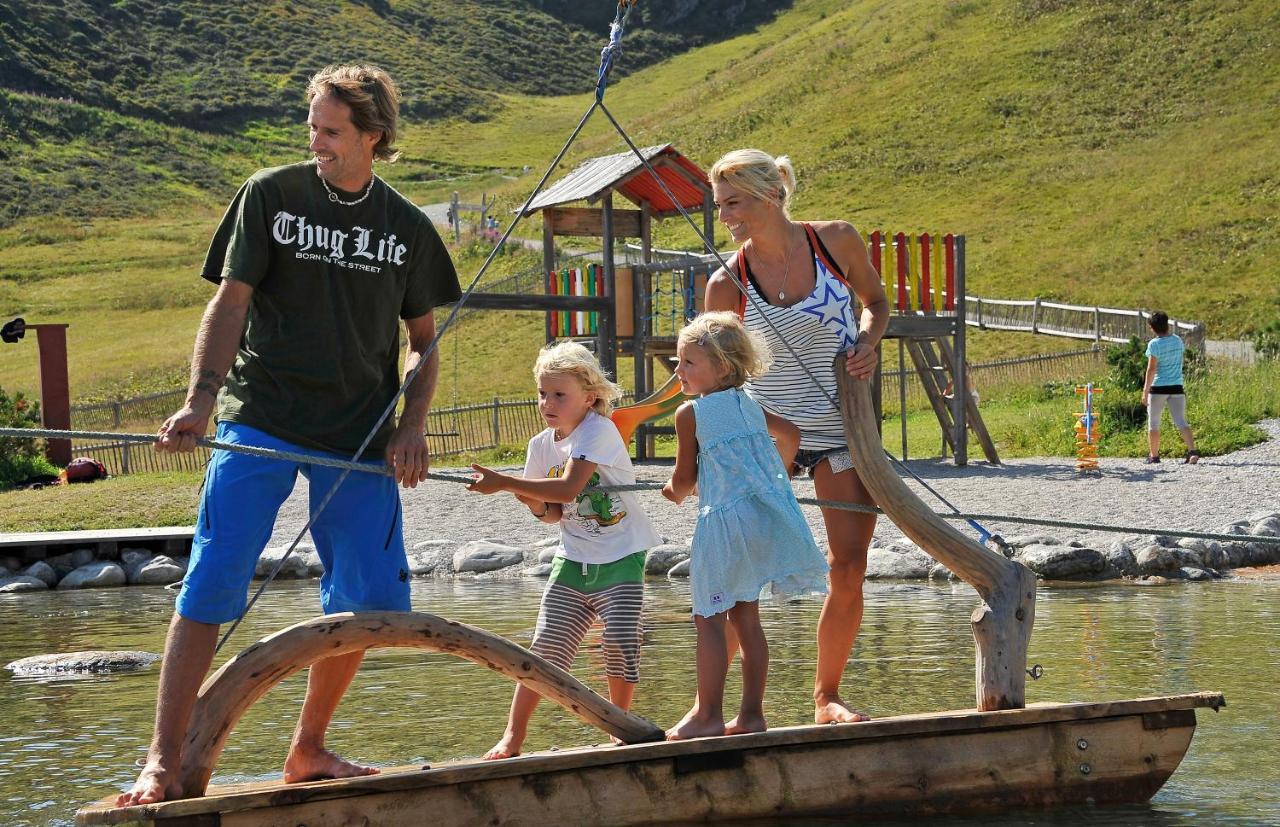 Zillertal Suites Fuegen By Alps Resorts エクステリア 写真