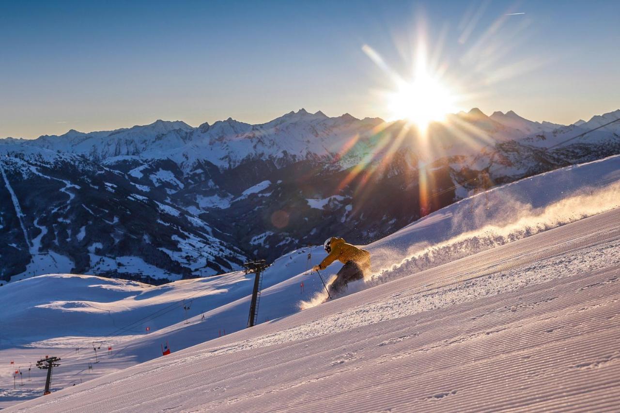 Zillertal Suites Fuegen By Alps Resorts エクステリア 写真