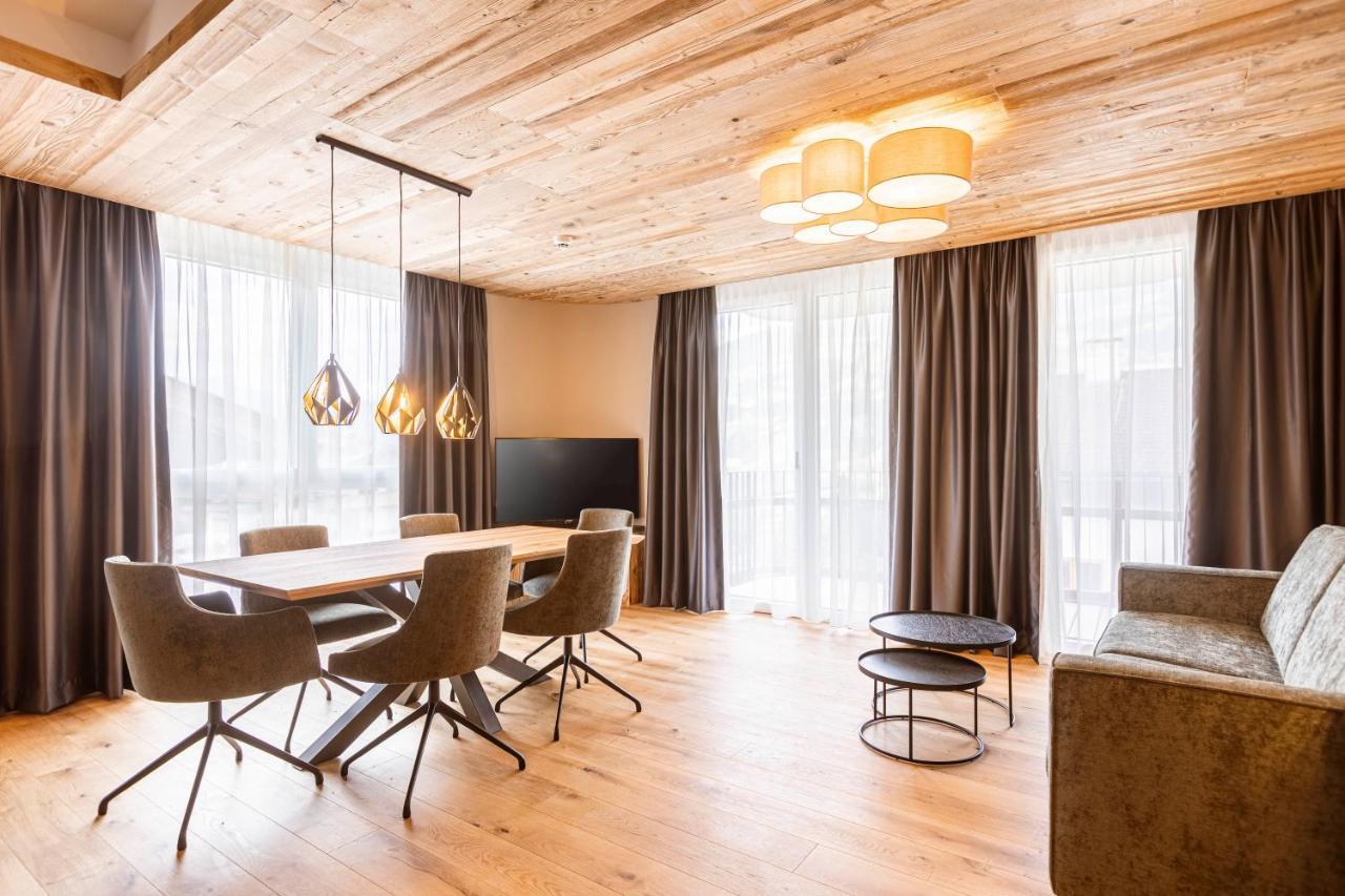 Zillertal Suites Fuegen By Alps Resorts エクステリア 写真