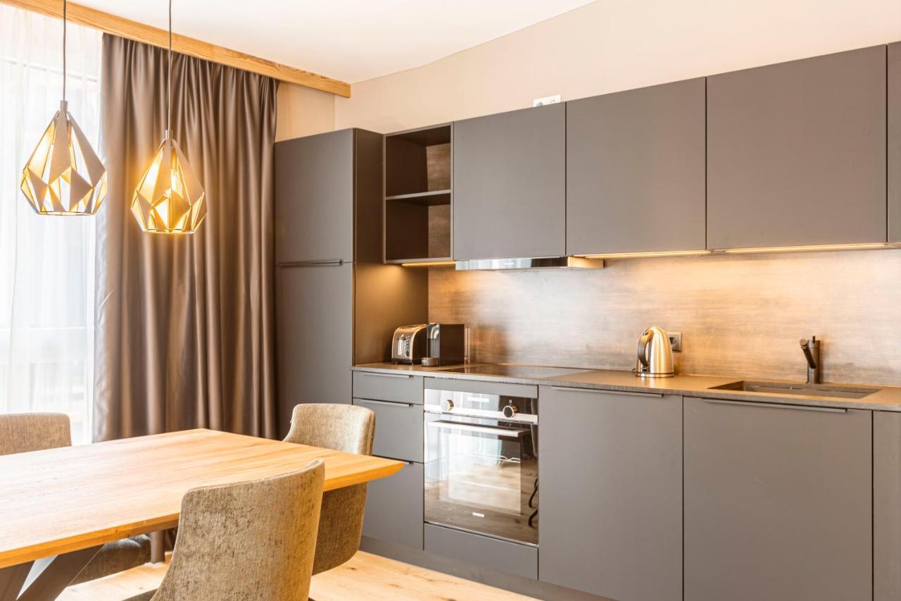 Zillertal Suites Fuegen By Alps Resorts エクステリア 写真
