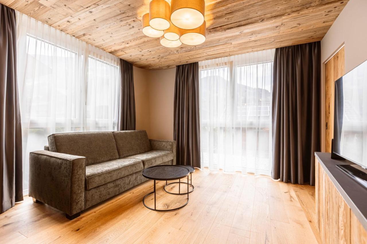 Zillertal Suites Fuegen By Alps Resorts エクステリア 写真