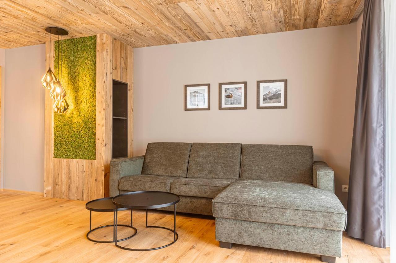 Zillertal Suites Fuegen By Alps Resorts エクステリア 写真