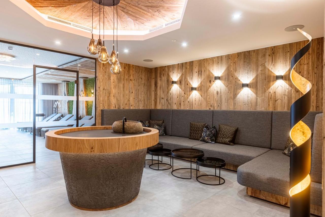 Zillertal Suites Fuegen By Alps Resorts エクステリア 写真