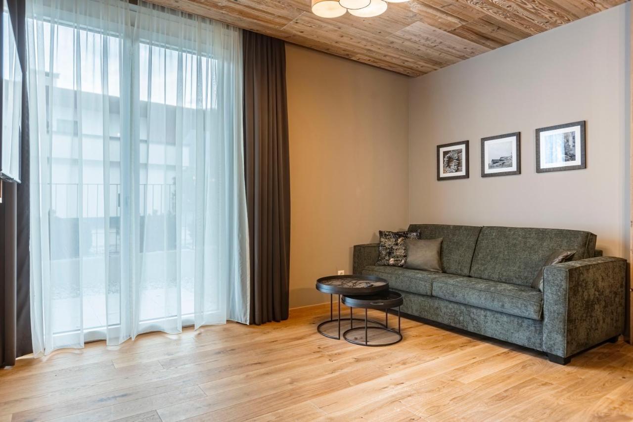 Zillertal Suites Fuegen By Alps Resorts エクステリア 写真