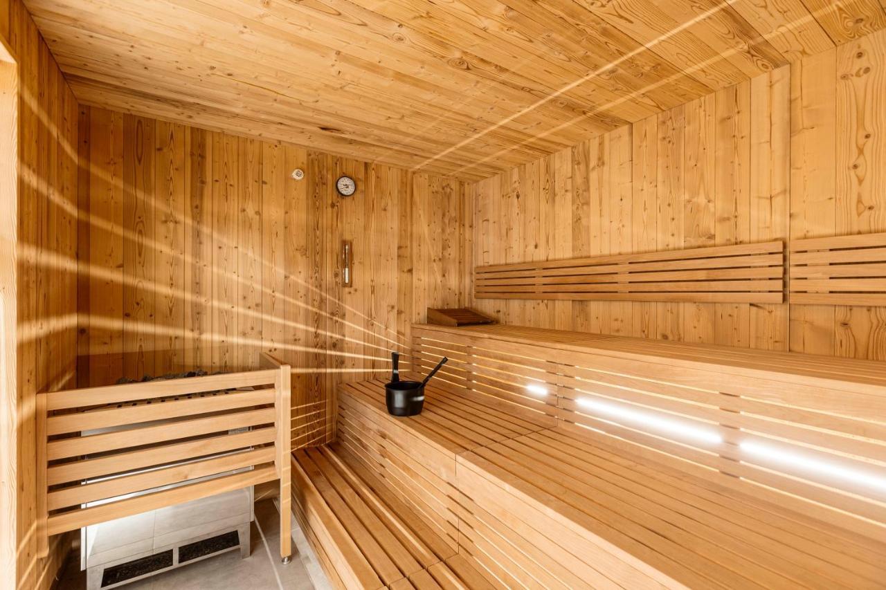 Zillertal Suites Fuegen By Alps Resorts エクステリア 写真