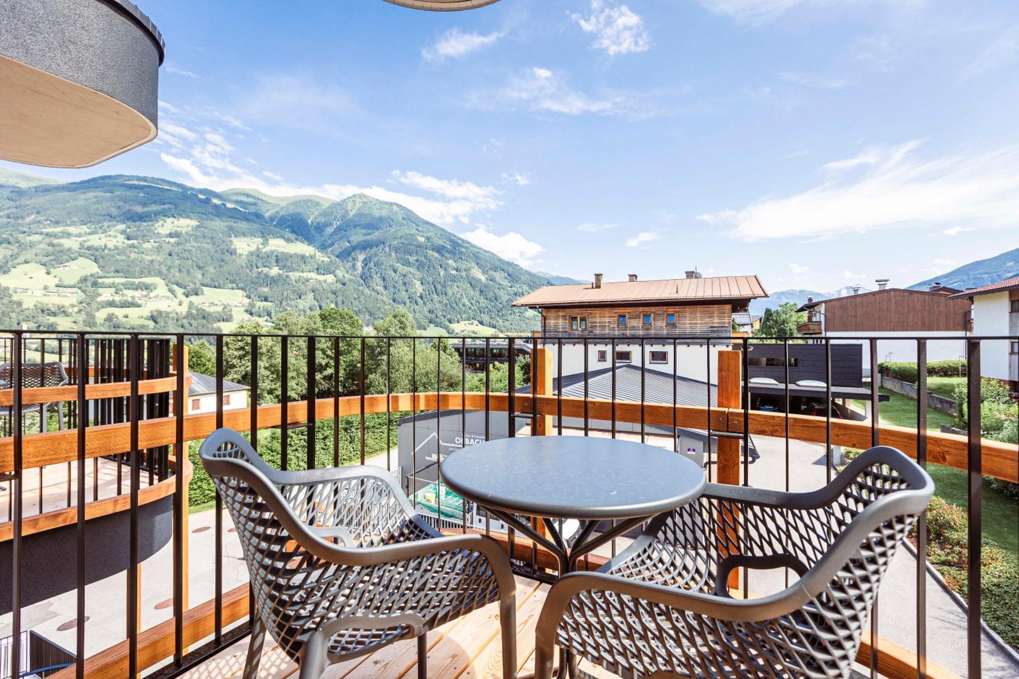 Zillertal Suites Fuegen By Alps Resorts エクステリア 写真